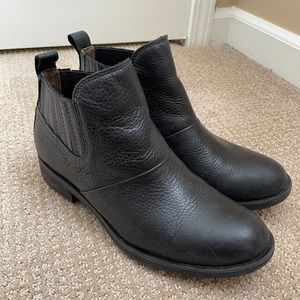 Sofft waterproof Chelsea boot 8.5